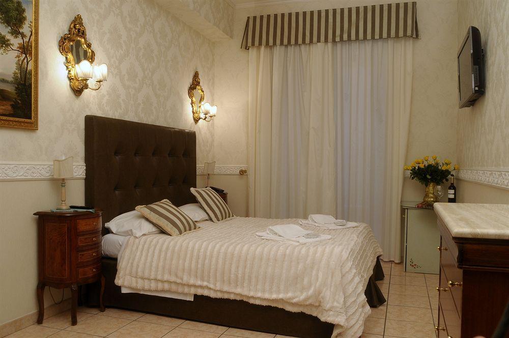 เรซิเดนซา ซานาร์เดลลี Bed & Breakfast โรม ภายนอก รูปภาพ