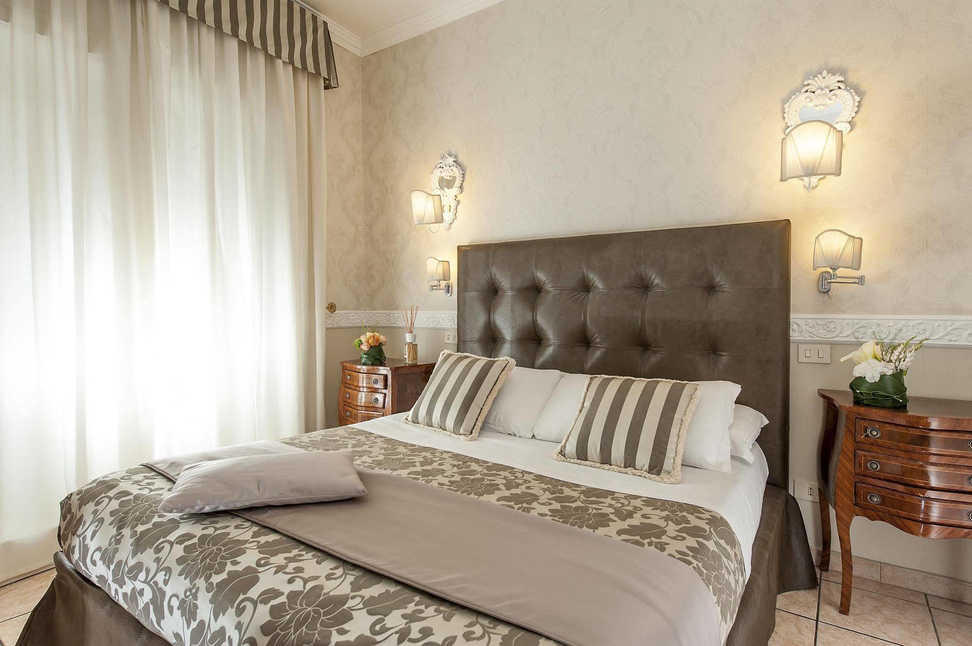 เรซิเดนซา ซานาร์เดลลี Bed & Breakfast โรม ภายนอก รูปภาพ