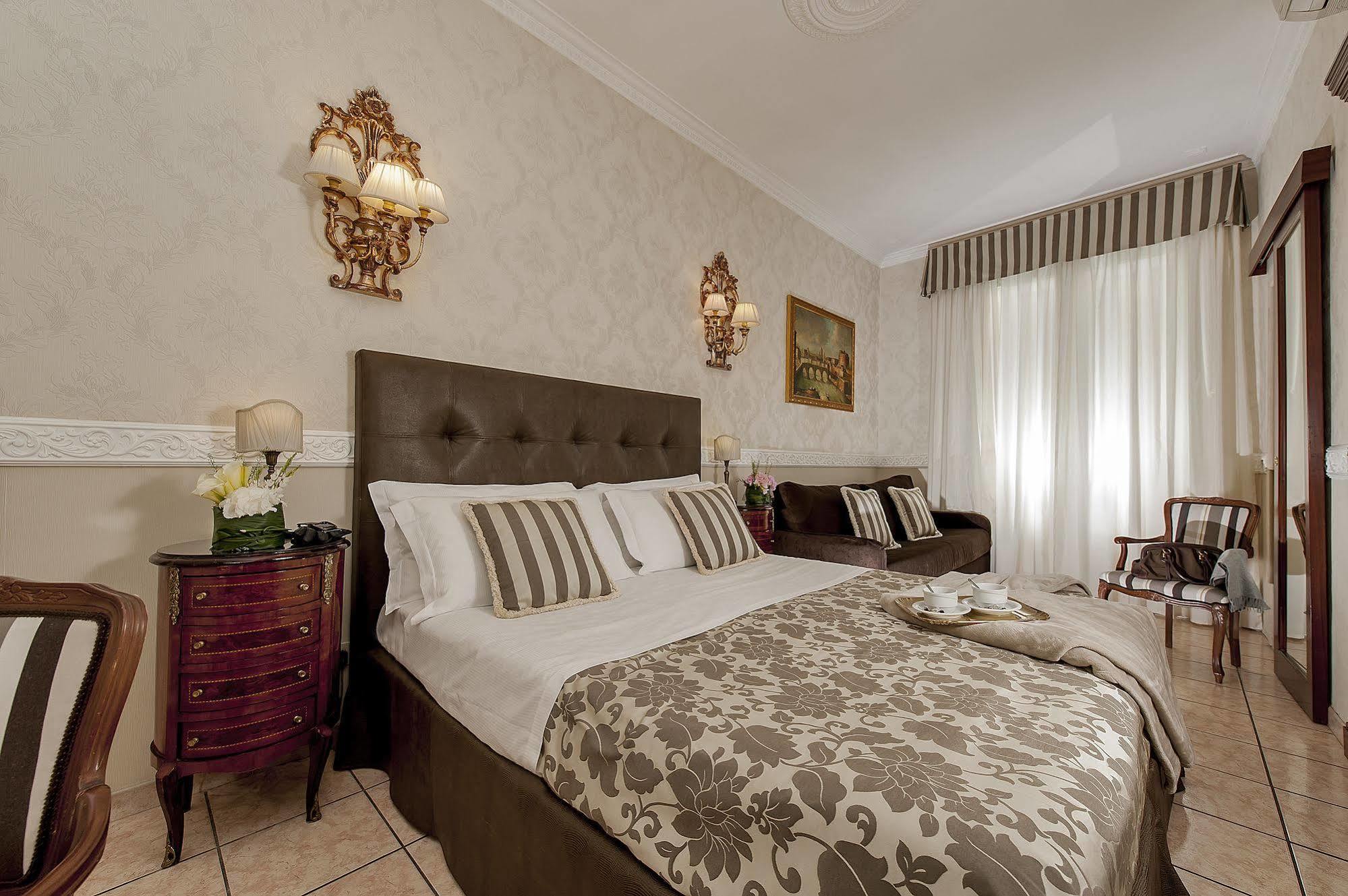 เรซิเดนซา ซานาร์เดลลี Bed & Breakfast โรม ภายนอก รูปภาพ